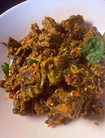 Steamed Spinach Patra Bites – Easy Healthy Meal Prep Recipe